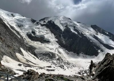 Vista del massiccio del Bianco dal rifugio Tête Rousse (Alpi Graie) 3.167 m.